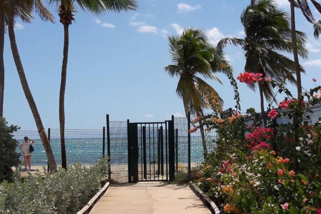Parfum Des Iles - Vue Mer, Plage A 30M Et Piscine En Option Le Gosier  Exterior foto